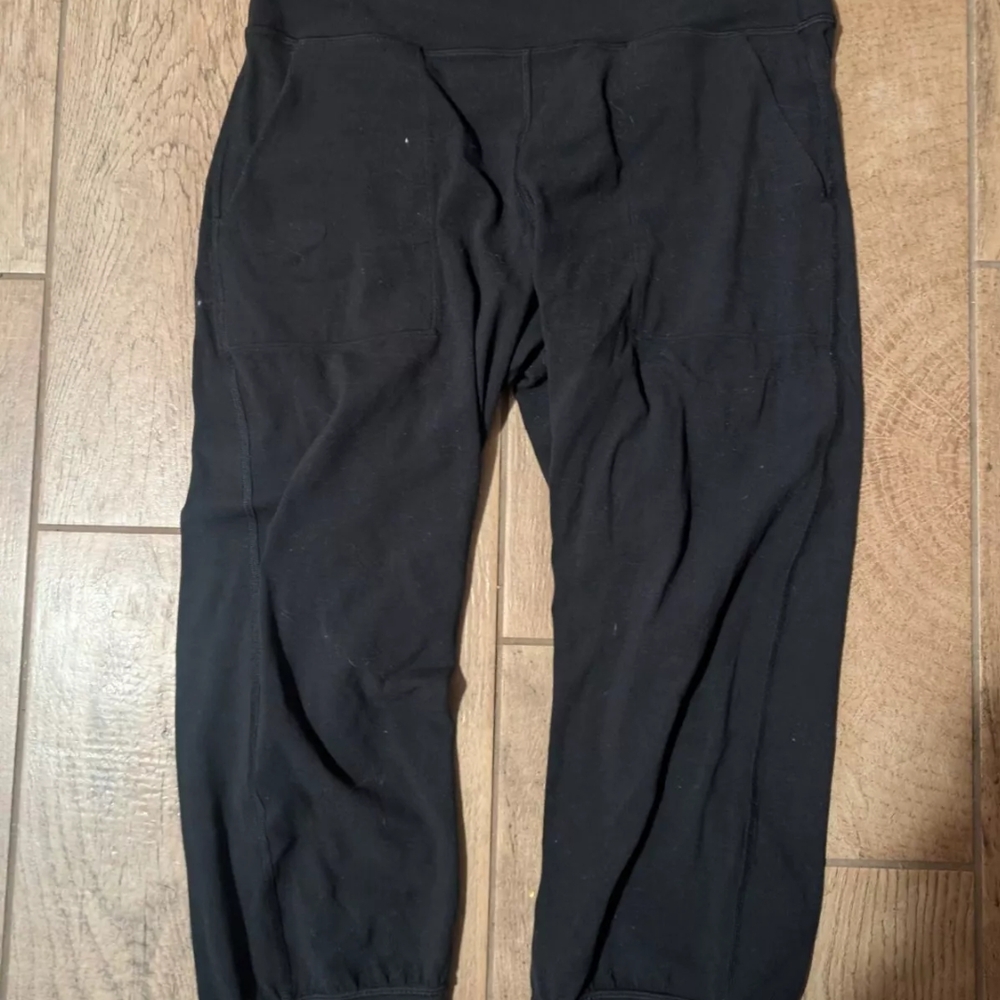 lululemon athletica Black Cropped Pants